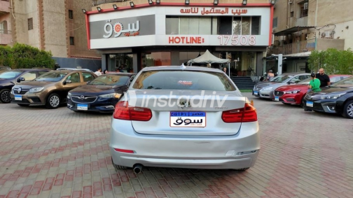 بي ام دبليو 316 2013 فضي أوتوماتيك مستعملة للبيع في القاهرة - 4