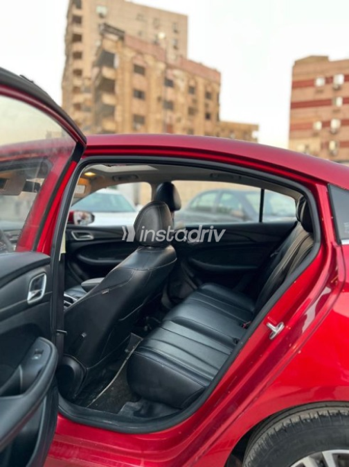 ام جى 5 2022 أحمر غامق أوتوماتيك مستعملة للبيع في مدينة نصر - 9