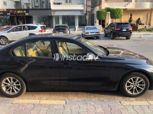 بي ام دبليو 318 2017 أبيض أوتوماتيك مستعملة للبيع في القاهرة الكبرى ( القاهرة - الجيزة) - 8