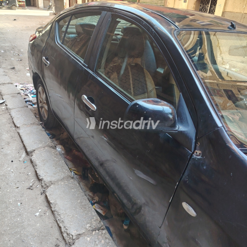 Nissan Sunny 2015 Black Automatic Used for Sale in Greater Cairo ( Cairo + Giza) - 5