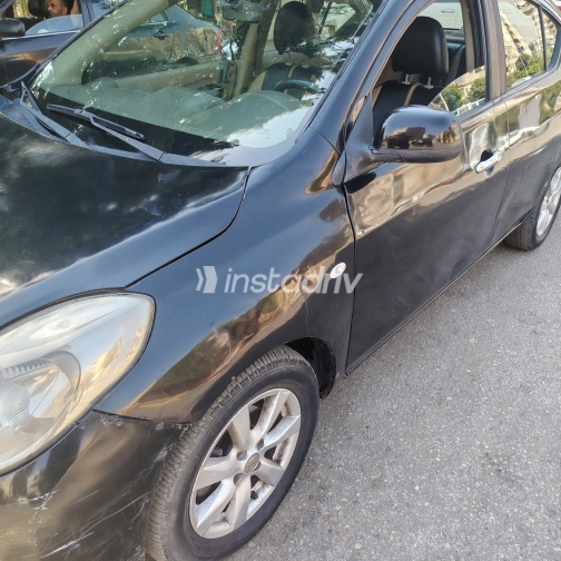 Nissan Sunny 2015 Black Automatic Used for Sale in Greater Cairo ( Cairo + Giza) - 8