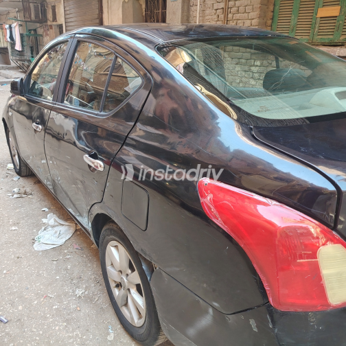 Nissan Sunny 2015 Black Automatic Used for Sale in Greater Cairo ( Cairo + Giza) - 9