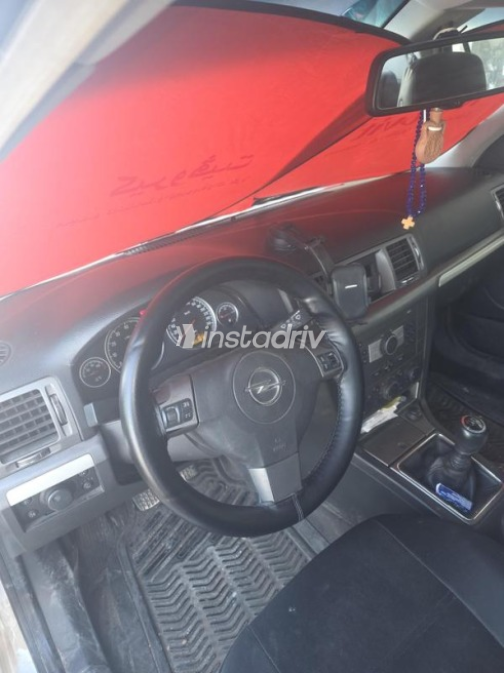 Opel Vectra 2007 Silver Automatic Used for Sale in Alexandria - 7