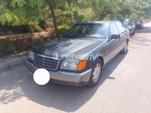 مرسيدس SEL 300 1992 أسود أوتوماتيك مستعملة للبيع في القاهرة - 10