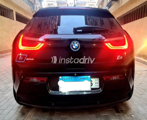 بي ام دبليو I3 2016 أسود أوتوماتيك مستعملة للبيع في القاهرة - 2