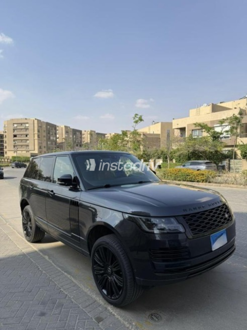 Land Rover Range Rover Vogue 2020 Black Automatic Used for Sale in Cairo - 1