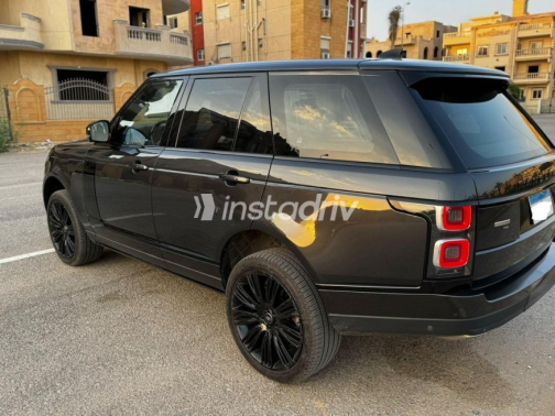 Land Rover Range Rover Vogue 2020 Black Automatic Used for Sale in Cairo - 2