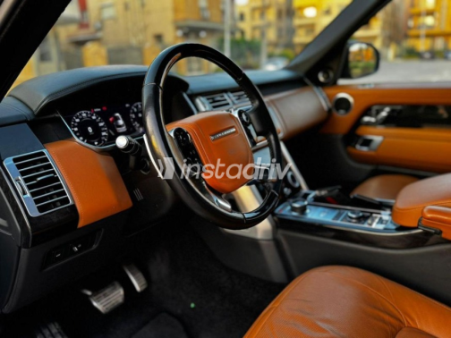 Land Rover Range Rover Vogue 2020 Black Automatic Used for Sale in Cairo - 3