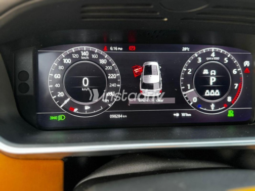 Land Rover Range Rover Vogue 2020 Black Automatic Used for Sale in Cairo - 4
