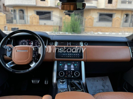 Land Rover Range Rover Vogue 2020 Black Automatic Used for Sale in Cairo - 5