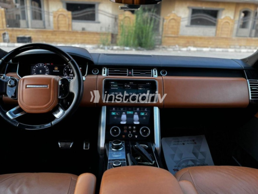 Land Rover Range Rover Vogue 2020 Black Automatic Used for Sale in Cairo - 6
