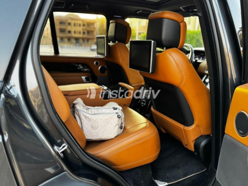 Land Rover Range Rover Vogue 2020 Black Automatic Used for Sale in Cairo - 8