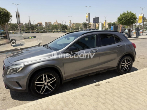 مرسيدس GLA 200 2015 فضي أوتوماتيك مستعملة للبيع في مدينة الشيخ زايد - 1