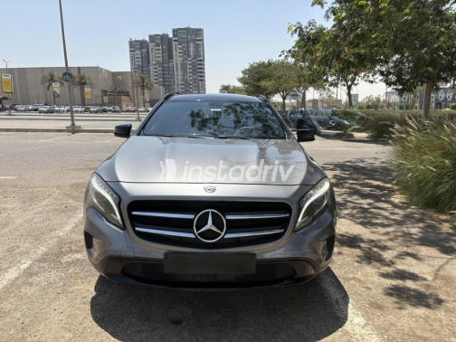 مرسيدس GLA 200 2015 فضي أوتوماتيك مستعملة للبيع في مدينة الشيخ زايد - 5