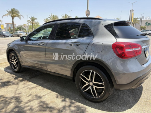 مرسيدس GLA 200 2015 فضي أوتوماتيك مستعملة للبيع في مدينة الشيخ زايد - 7