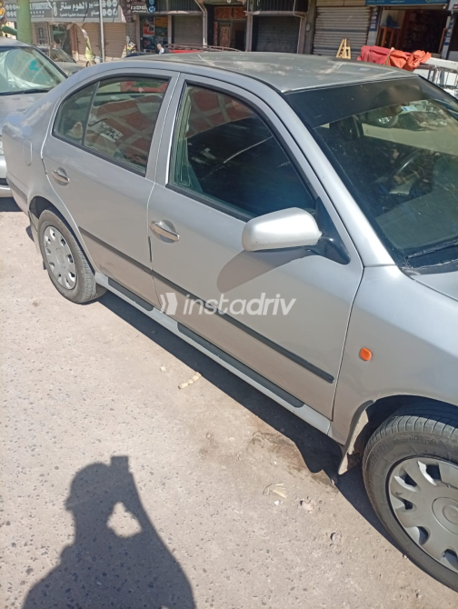 سكودا اوكتافيا A4 2002 فضي يدوي مستعملة للبيع في القاهرة الكبرى ( القاهرة - الجيزة) - 3