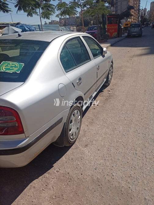 سكودا اوكتافيا A4 2002 فضي يدوي مستعملة للبيع في القاهرة الكبرى ( القاهرة - الجيزة) - 6