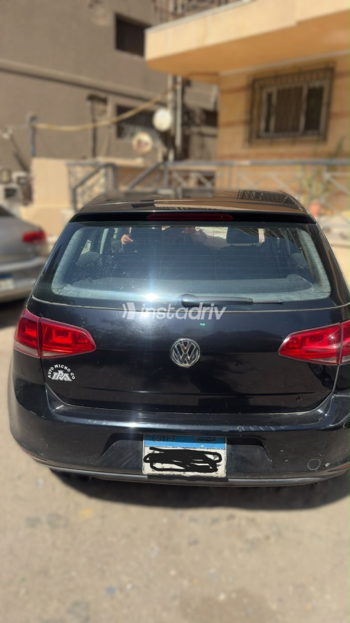 Volkswagen Golf 7 2015 Black Automatic Used for Sale in Greater Cairo ( Cairo + Giza) - 2