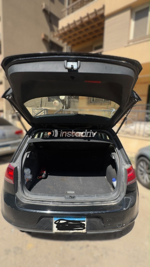 Volkswagen Golf 7 2015 Black Automatic Used for Sale in Greater Cairo ( Cairo + Giza) - 7