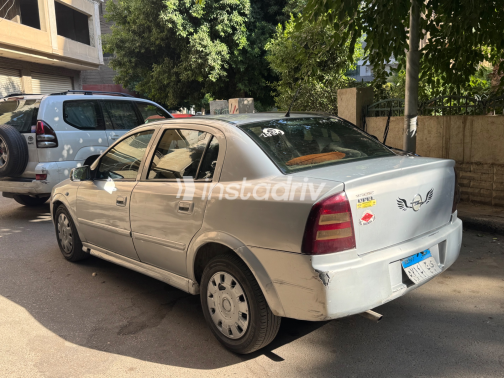 Opel Astra 2004 Silver Automatic Used for Sale in Greater Cairo ( Cairo + Giza) - 1