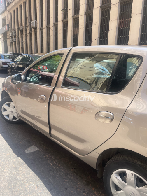 Renault Sandero 2015 Gold Automatic Used for Sale in Greater Cairo ( Cairo + Giza) - 2