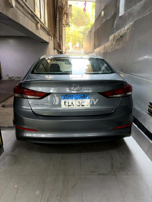 Hyundai Elantra AD 2019 Gray Automatic Used for Sale in Greater Cairo ( Cairo + Giza) - 3