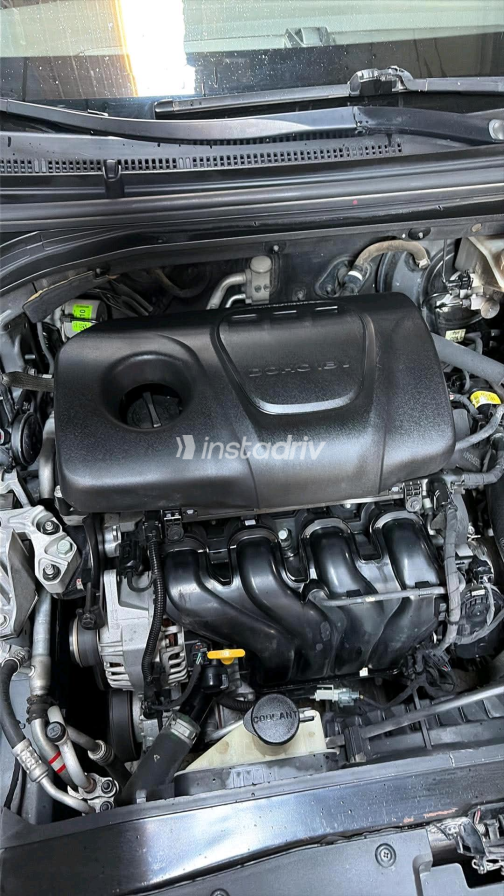 Hyundai Elantra AD 2019 Gray Automatic Used for Sale in Greater Cairo ( Cairo + Giza) - 5