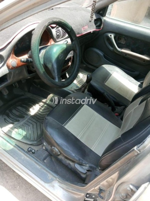 Hyundai Accent 2001 Gold Automatic Used for Sale in Greater Cairo ( Cairo + Giza) - 4