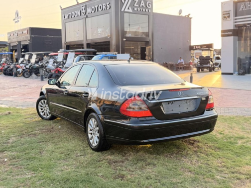 مرسيدس E 200 2007 أسود أوتوماتيك مستعملة للبيع في مدينة الشيخ زايد - 4