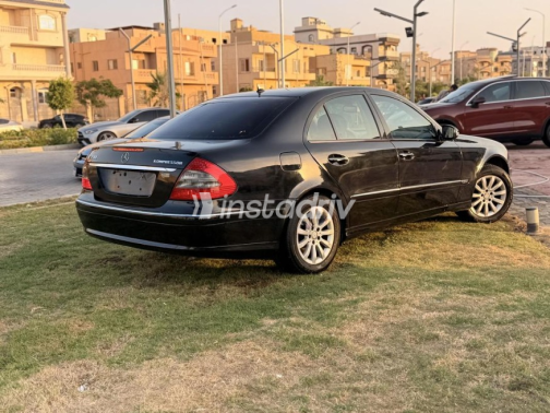 مرسيدس E 200 2007 أسود أوتوماتيك مستعملة للبيع في مدينة الشيخ زايد - 6