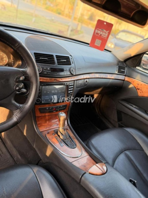 مرسيدس E 200 2007 أسود أوتوماتيك مستعملة للبيع في مدينة الشيخ زايد - 8
