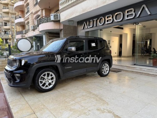 جيب رينيجيد 2019 أسود أوتوماتيك مستعملة للبيع في مصر الجديدة - 4