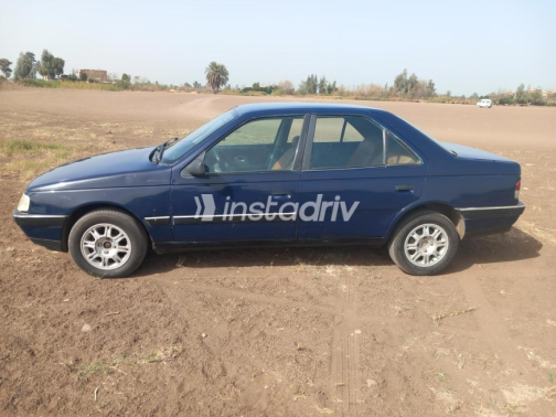 بيجو 405 1990 أزرق غامق أوتوماتيك مستعملة للبيع في طنطا - 2