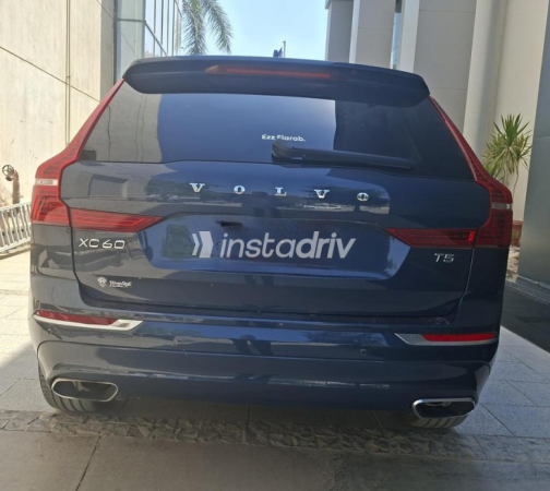 فولفو XC60 2021 أزرق غامق أوتوماتيك مستعملة للبيع في القاهرة الكبرى ( القاهرة - الجيزة) - 6