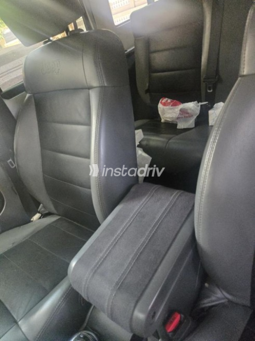 Jeep Wrangler 2010 Silver Automatic Used for Sale in Maadi - 1