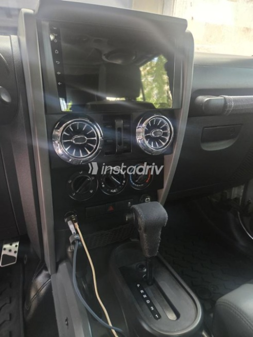 Jeep Wrangler 2010 Silver Automatic Used for Sale in Maadi - 3