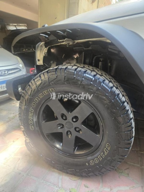 Jeep Wrangler 2010 Silver Automatic Used for Sale in Maadi - 8