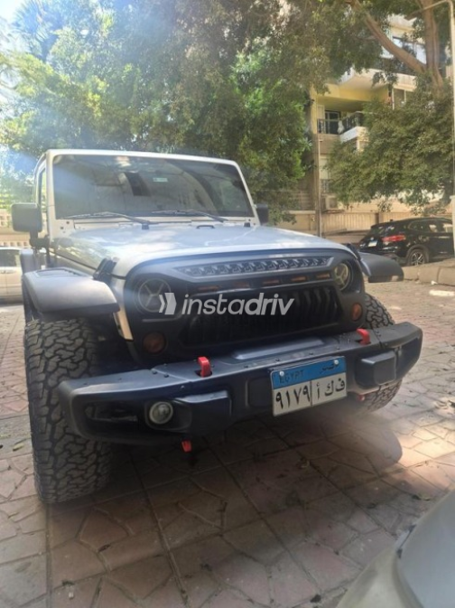 Jeep Wrangler 2010 Silver Automatic Used for Sale in Maadi - 9