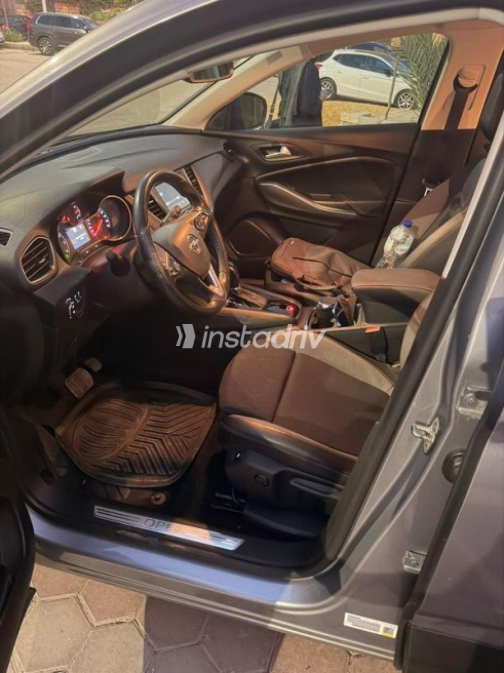 اوبل جراند لاند 2019 رمادي أوتوماتيك مستعملة للبيع في القاهرة - 7