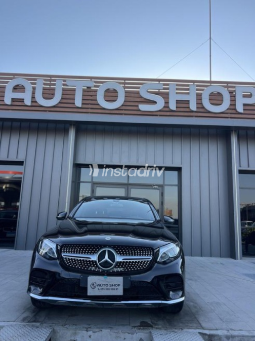 مرسيدس GLC 300 2019 أسود أوتوماتيك مستعملة للبيع في 6 أكتوبر - 5