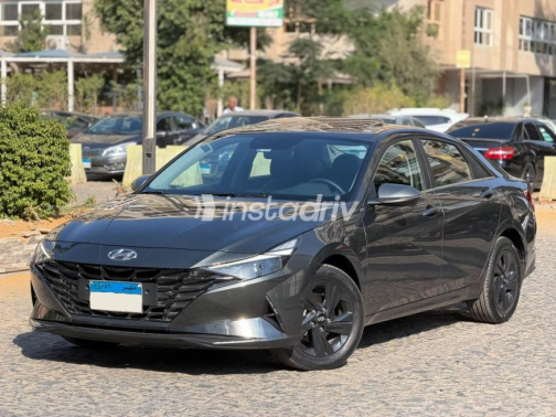 هيونداي إلنترا سى ان 7 2022 أبيض أوتوماتيك مستعملة للبيع في القاهرة الكبرى ( القاهرة - الجيزة) - 3