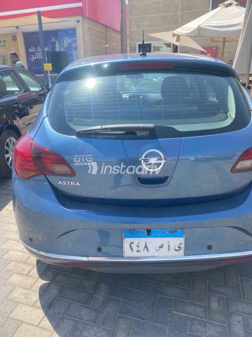 Opel Astra 2015 Blue Automatic Used for Sale in Greater Cairo ( Cairo + Giza) - 4