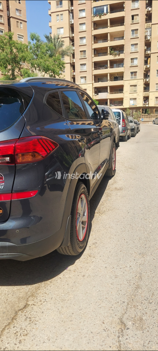 Hyundai Tucson 2021 Gray Automatic Used for Sale in Greater Cairo ( Cairo + Giza) - 5