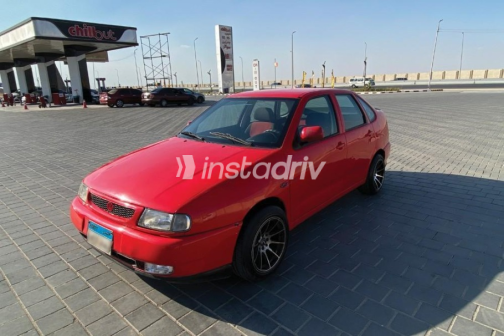 Volkswagen Polo 2001 Red Automatic Used for Sale in Nasr city - 3