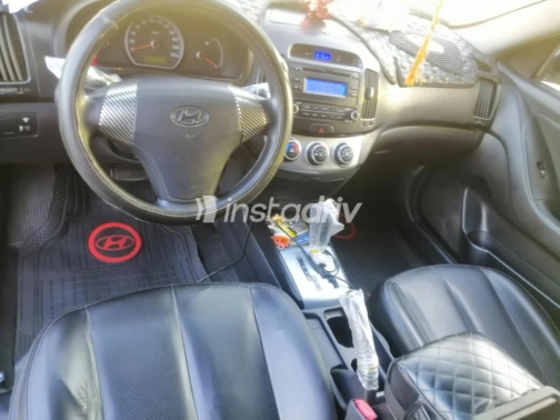 Hyundai Elantra HD 2020 White Automatic Used for Sale in Greater Cairo ( Cairo + Giza) - 2