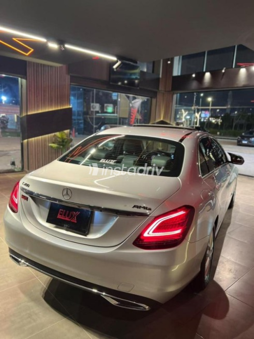 Mercedes C 200 2020 Gray Automatic Used for Sale in Sheikh Zayed City - 5