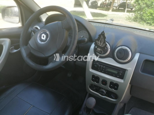 Renault Logan 2012 Red Automatic Used for Sale in Cairo - 7