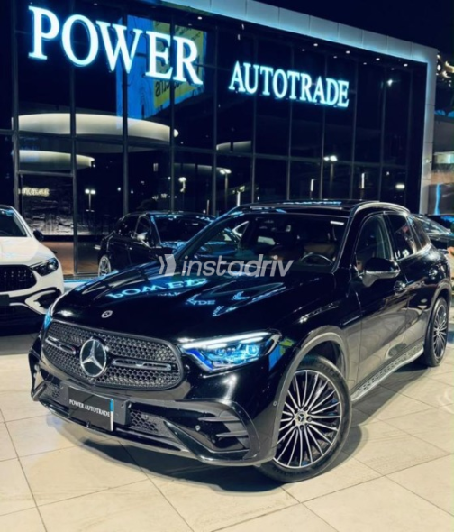 مرسيدس GLC 200 2023 أسود أوتوماتيك مستعملة للبيع في مدينة الشيخ زايد - 2