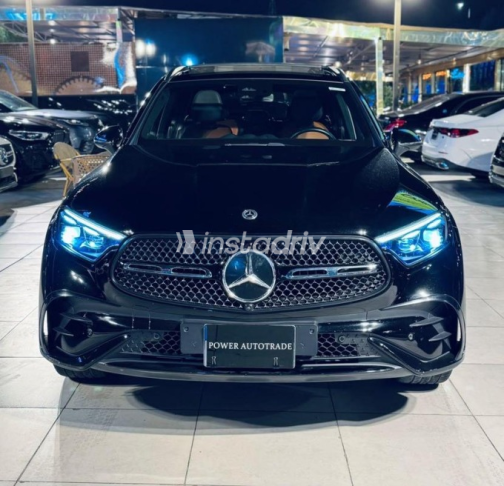 مرسيدس GLC 200 2023 أسود أوتوماتيك مستعملة للبيع في مدينة الشيخ زايد - 8