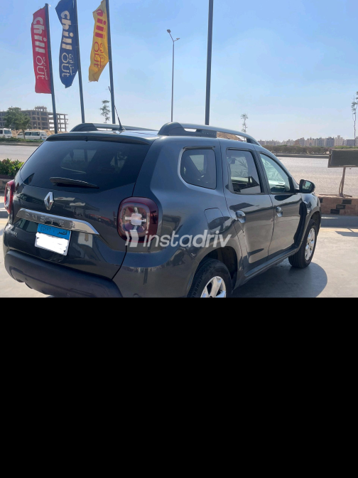 رينو داستر 2021 رمادي غامق CVT مستعملة للبيع في القاهرة الكبرى ( القاهرة - الجيزة) - 7